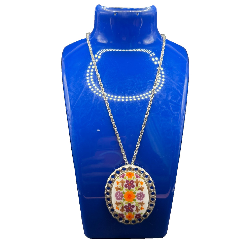 Vintage Floral Cabochon Pendant Necklace Silver Tone Openwork Frame Retro Boho